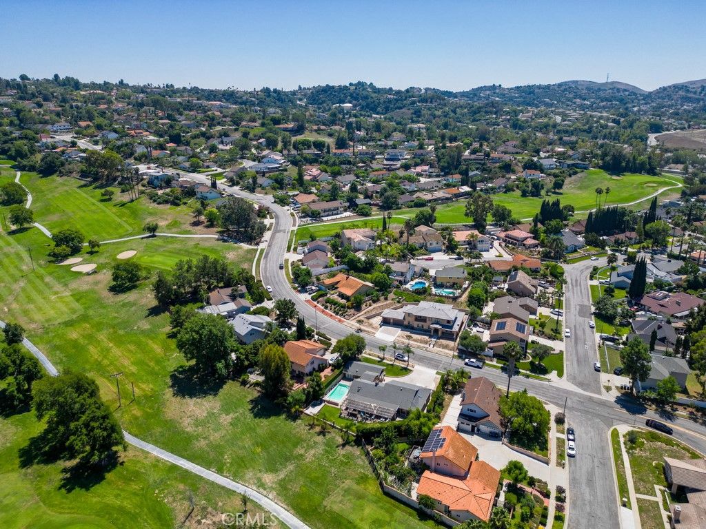 listing image 130729558726912595431