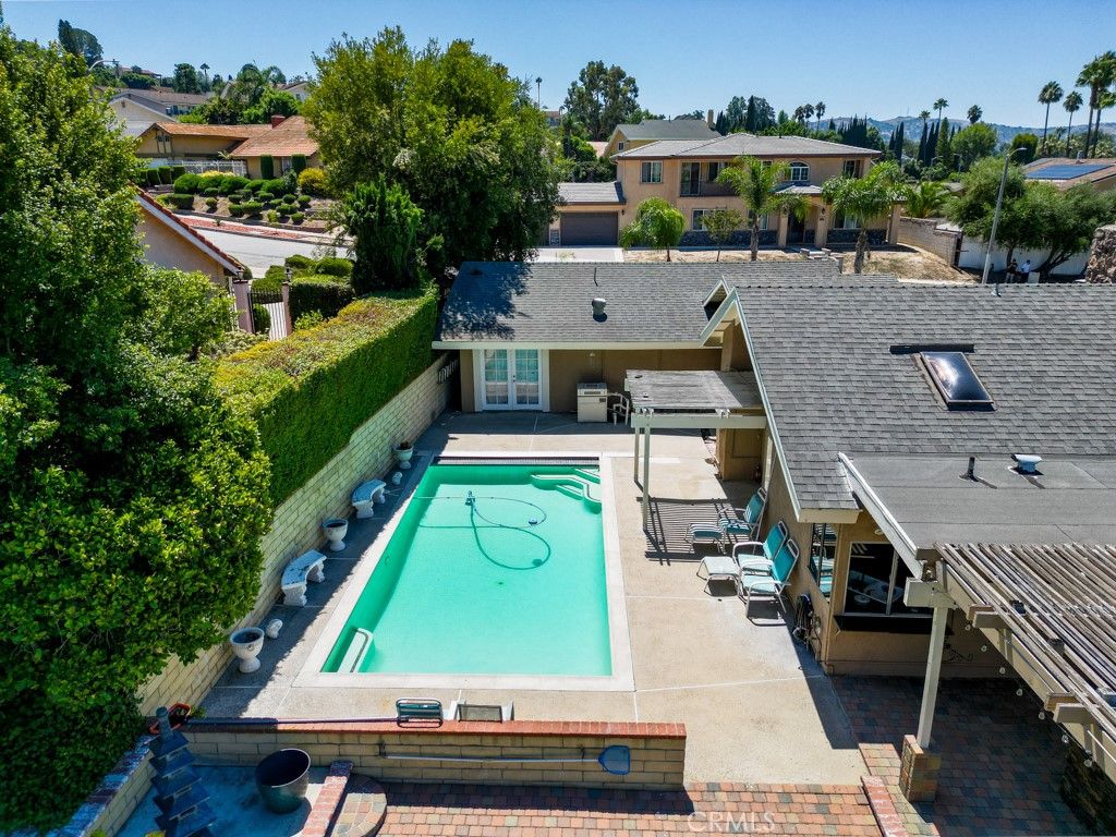 listing image 130726484534663514239