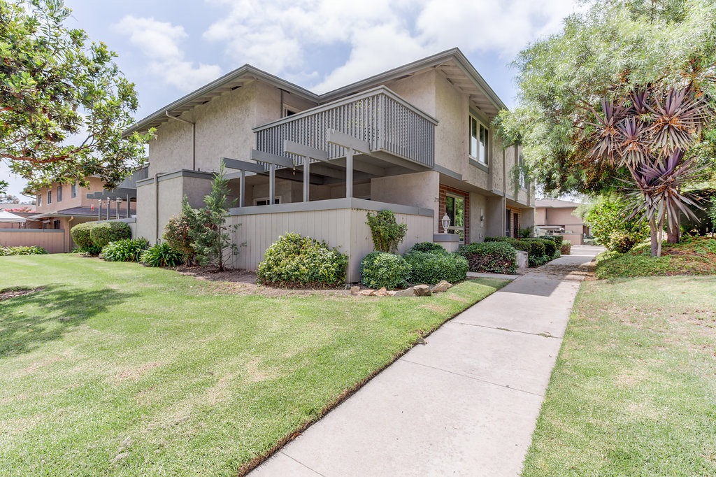 Seller will entertain offers between $349,000.00 and $369,000.00. Upgraded corner unit with a kitchen that has plenty of cabinets and counter space with an extensive backsplash. The spacious open concept living room and dining area allows for more entertaining space. The bedrooms include mirrored closet doors and a balcony off the master. The patio has a wrap around counter for outdoor entertaining and a closet with washer/dryer hookups. All the windows have been replaced. Complex offers a community pool Neighborhoods: Rancho Rios Other Fees: 0 Sewer: Sewer Connected Topography: LL