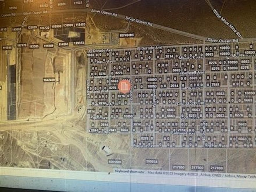 Desert View! Property is slightly elevated resulting in a beautiful scenic view of mountain sides. Property is zoned residential and would be great for a  manufactured or tiny home. Buyer should consult Building and Safety or Regional Planning in Bakersfield for the development of this parcel.