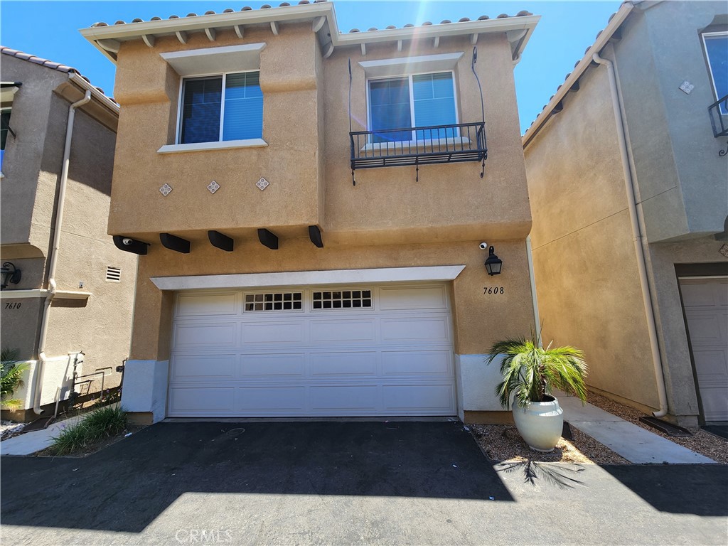 View Van Nuys, CA 91405 townhome