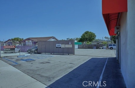 2352 Lomita