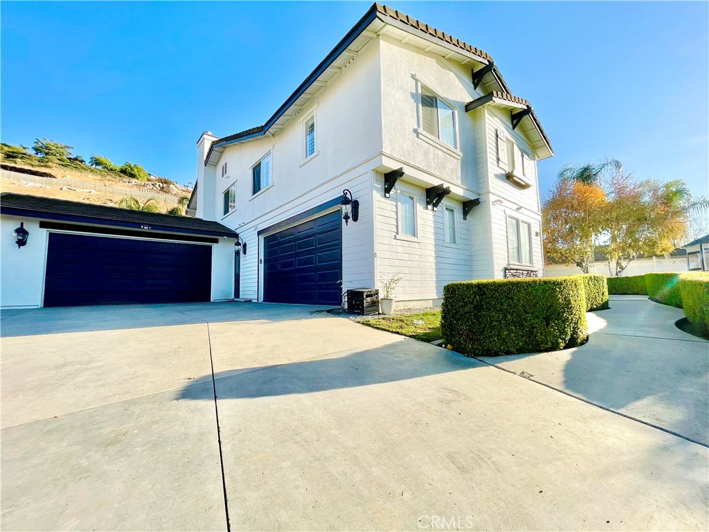 1204 Thoroughbred Lane