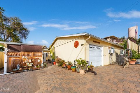 A home in Oak View