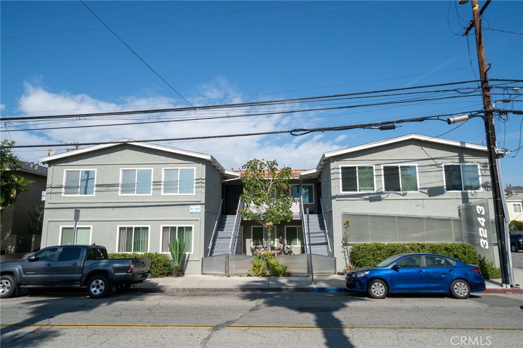 3243 E 10th Street