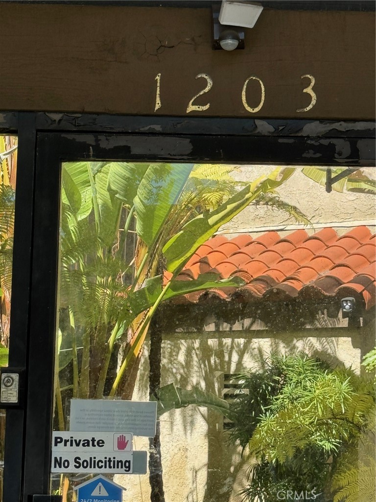 1203 E San Antonio Drive 201
