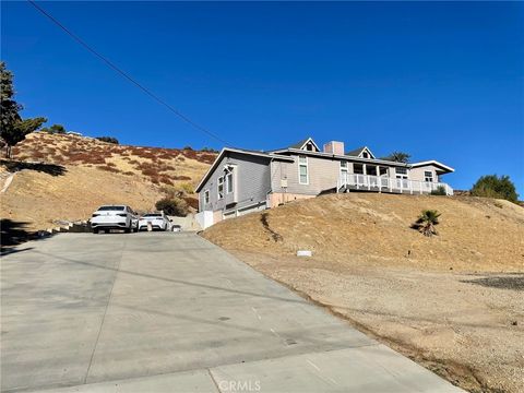 A home in Leona Valley