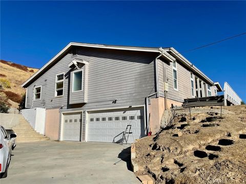 A home in Leona Valley