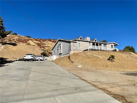 A home in Leona Valley