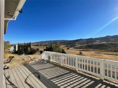 A home in Leona Valley