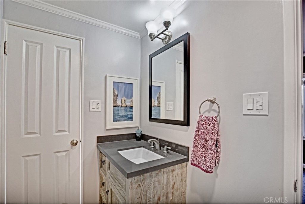 listing image 130728945638826737855