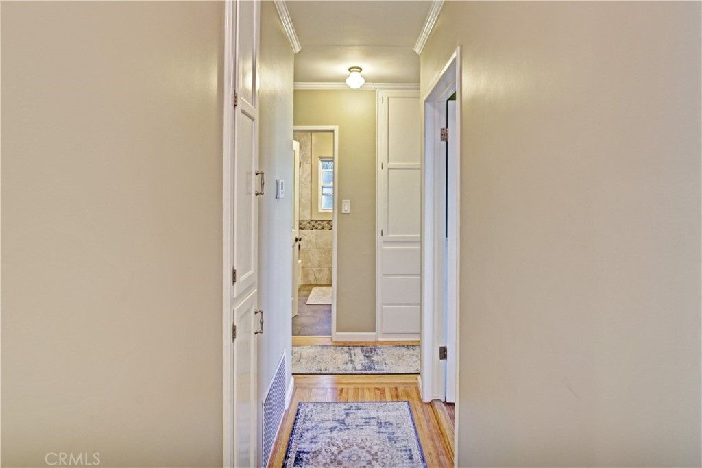listing image 130728360310031246777