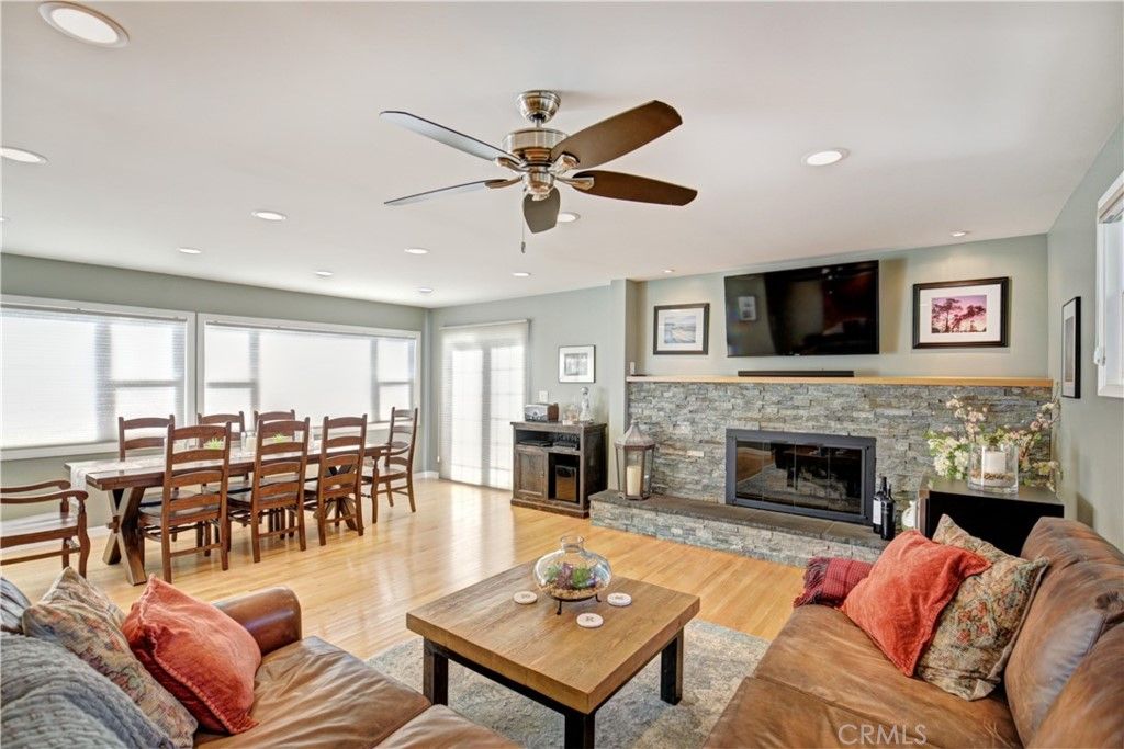 listing image 130723621413625572826