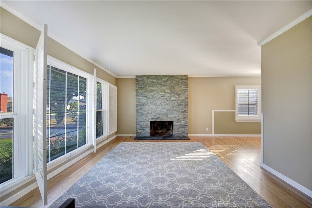 listing image 130724280472478460460