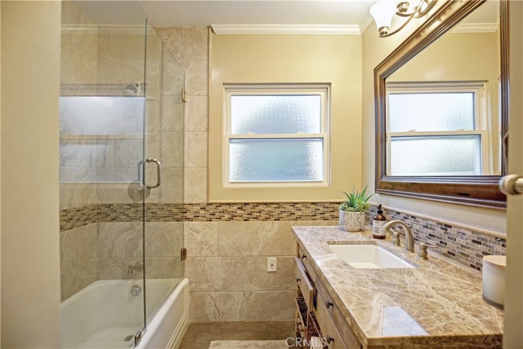 listing image 130721574785844853230