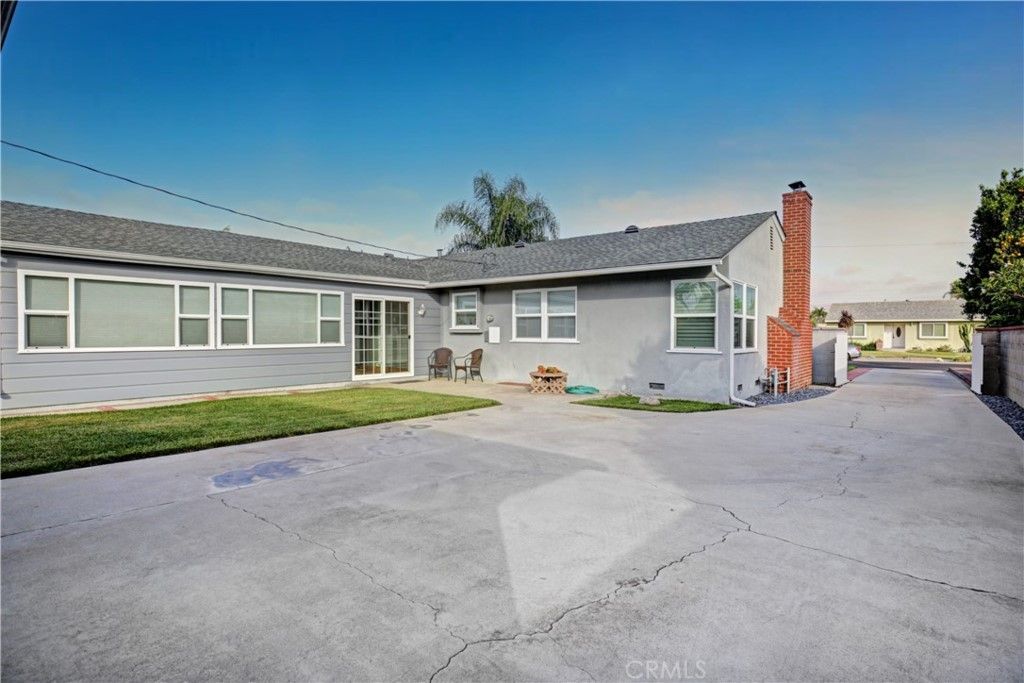 listing image 130723518626363514372
