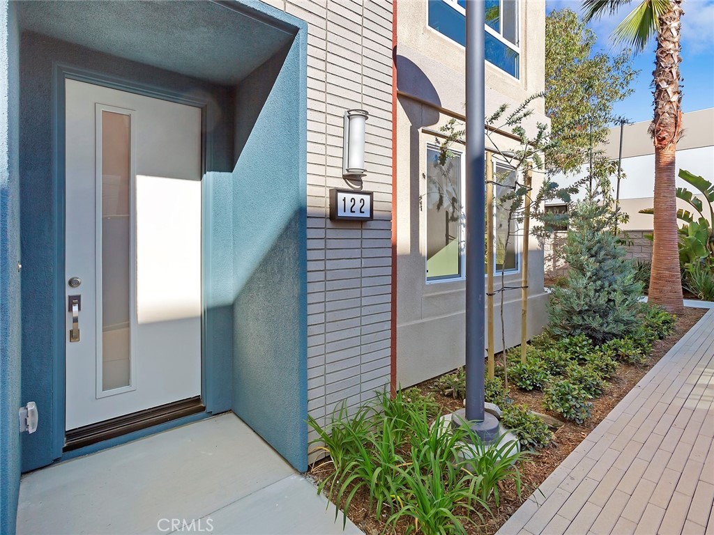 Brand NEW energy-efficient townhome ready NOW! Natural light pours into every room of this Residence 3 home through oversized Low-E windows. CitySquare is California’s only all-electric Zero Net Energy attached community of a more comfortable, healthier home that promotes the apex of homebuilding. Known for their energy-efficient features, our homes help you live a healthier and quieter lifestyle while saving you thousands of dollars on utility bills.
