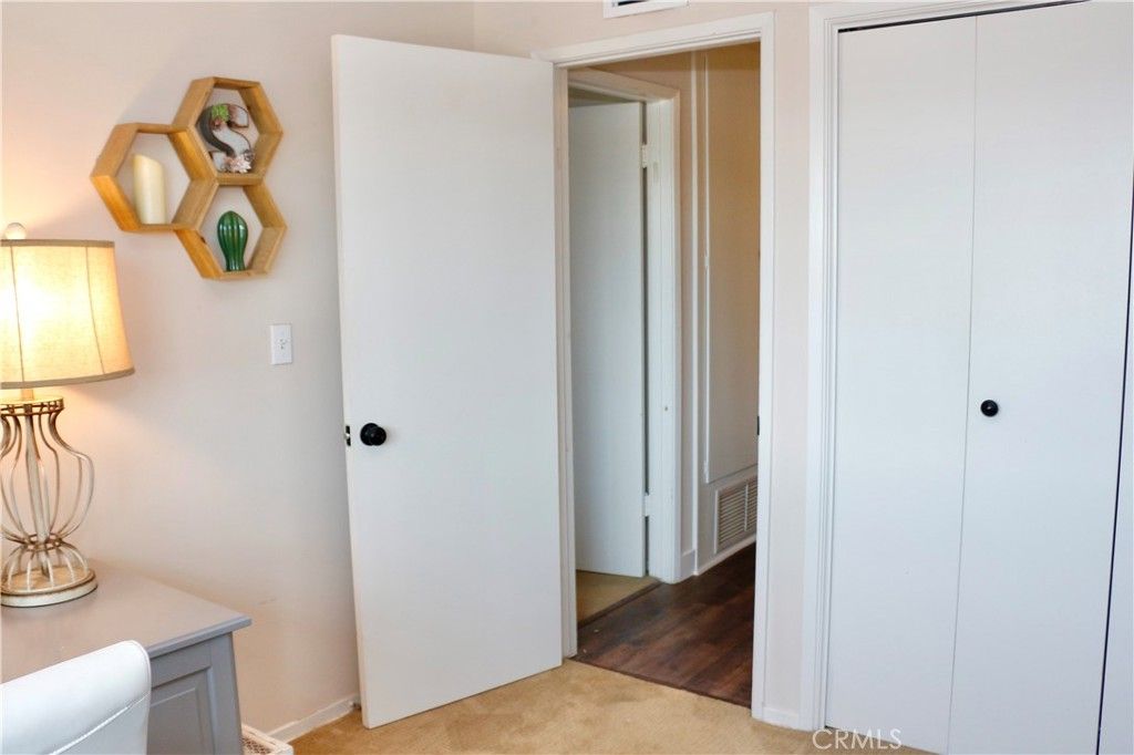 listing image 130728784152233085505