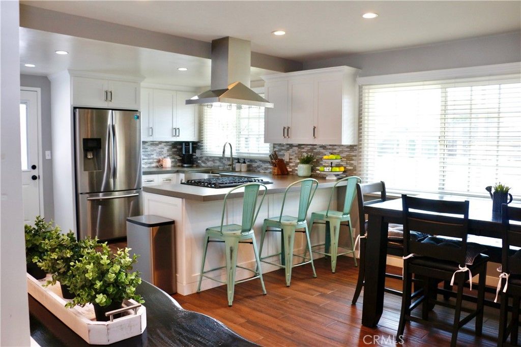 listing image 130725104463393336795