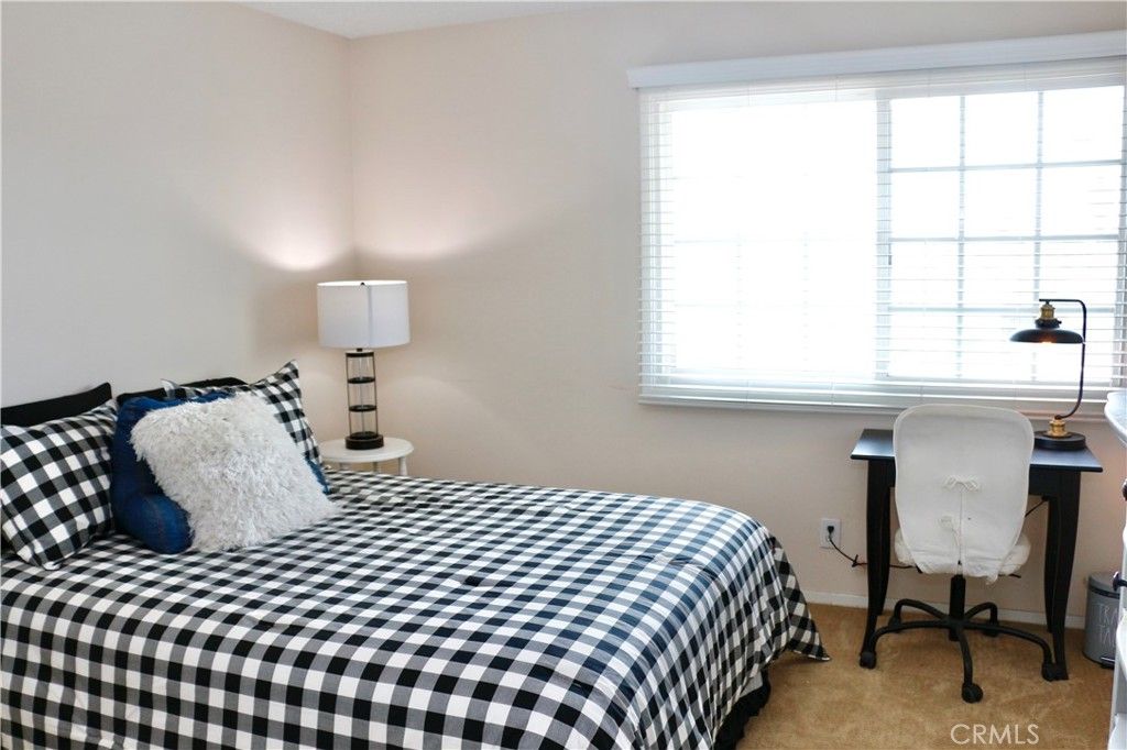 listing image 130725146700436513834
