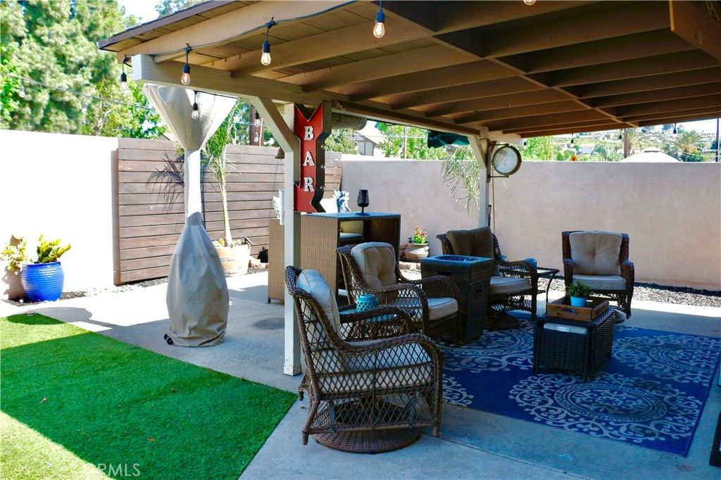 listing image 130720224132543718555