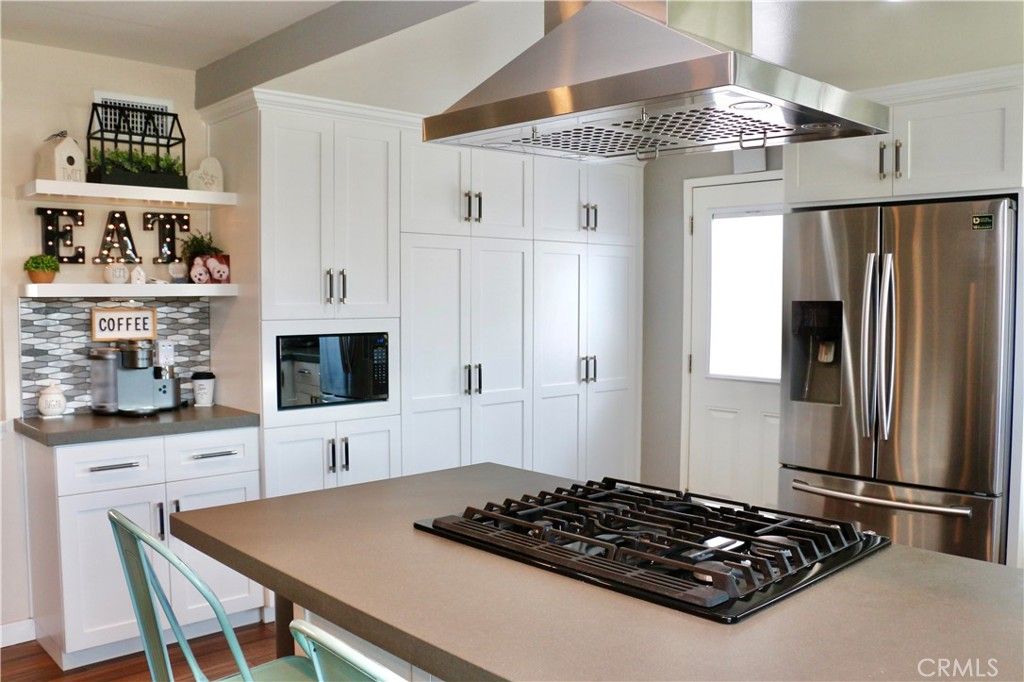 listing image 130726630074536254884