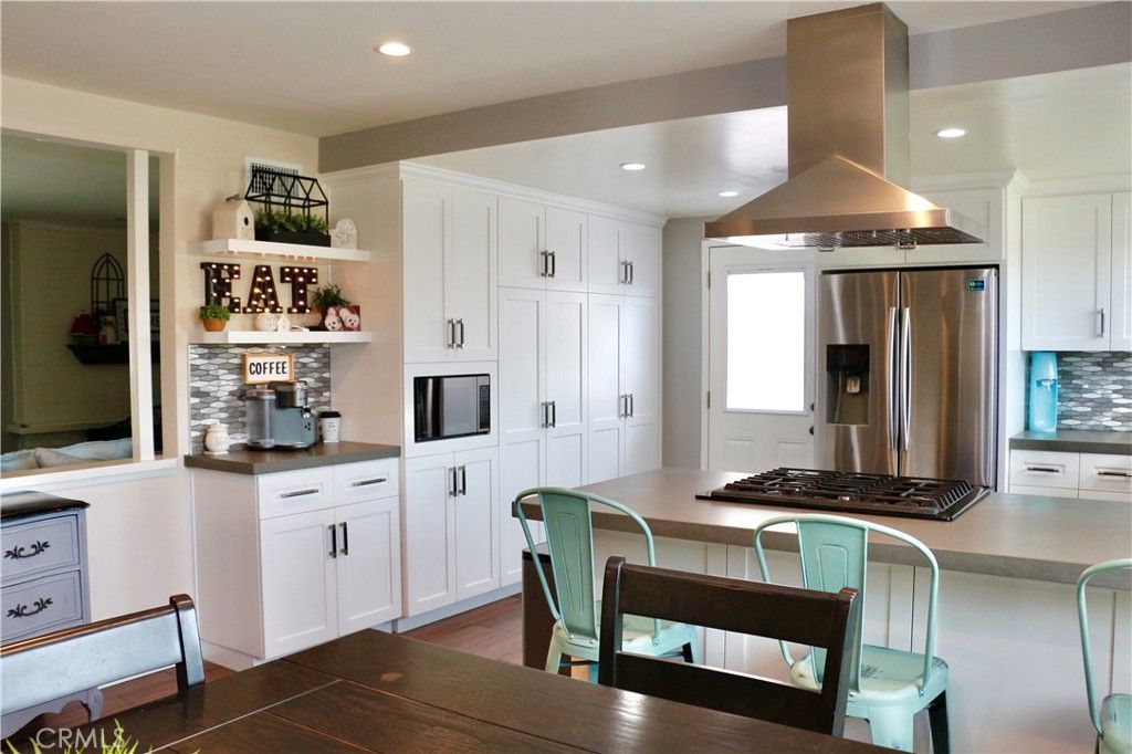 listing image 130723837140995345213