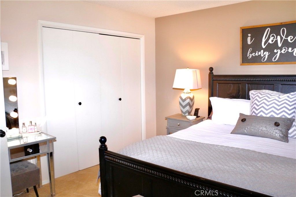 listing image 130729971804875597840