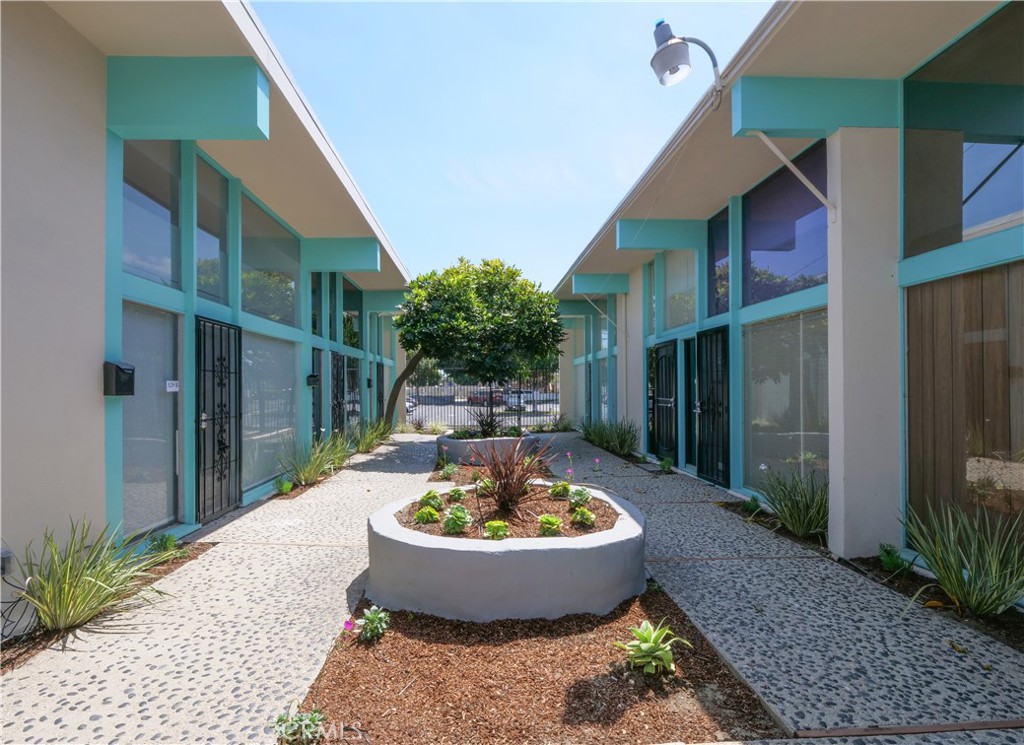 Located in the heart of San Pedro is a fantastic recently remodeled office space featuring 460 square feet. The interior has been recently updated with vinyl flooring, remodeled kitchenette with sink and newer cabinetry, remodeled bathroom, newer HVAC systems, interior and exterior painting, updates with plumbing and electrical and more. Landlord pays water and gad. Street parking.
