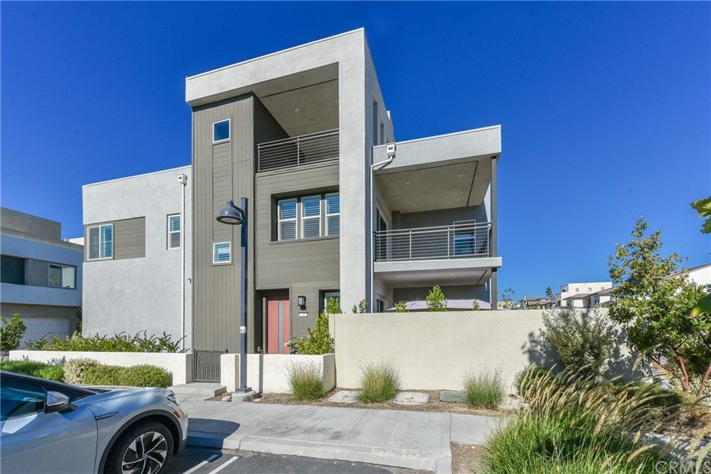 listing image 130729477130675398570