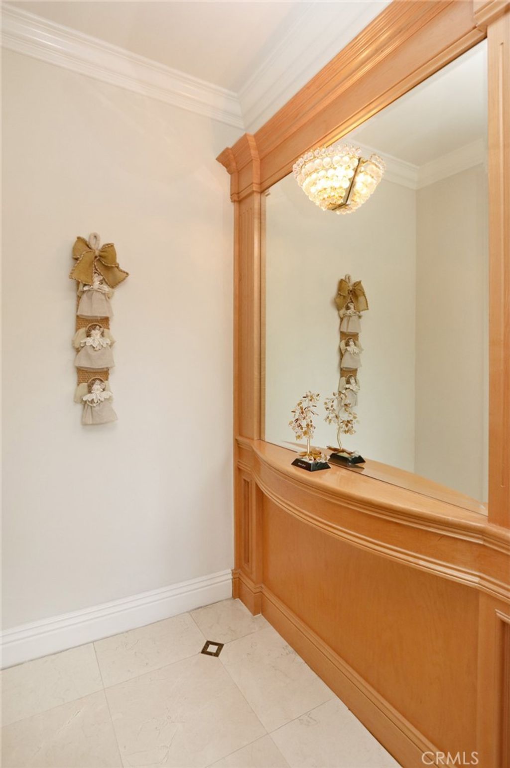listing image 130726426994604880512