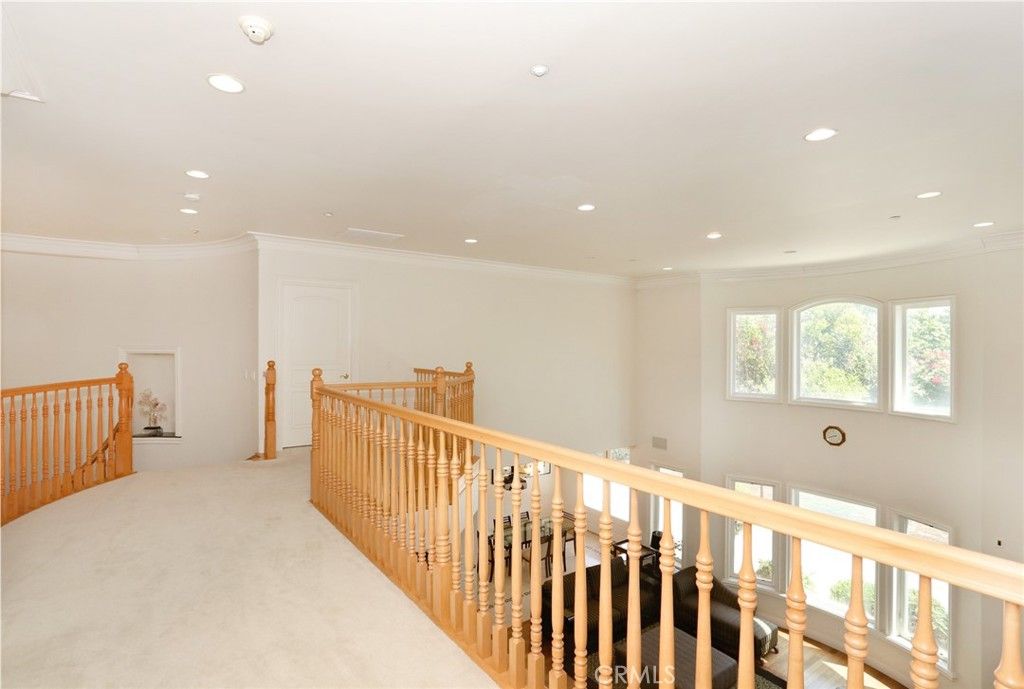 listing image 130729026719401124584