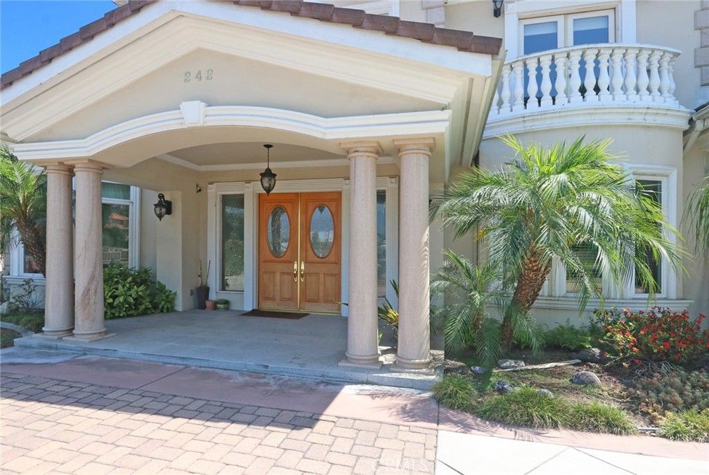 listing image 130720803903863945690