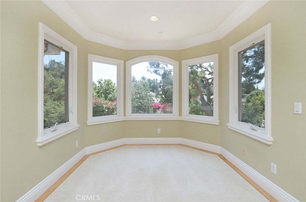 listing image 130728231297346999280