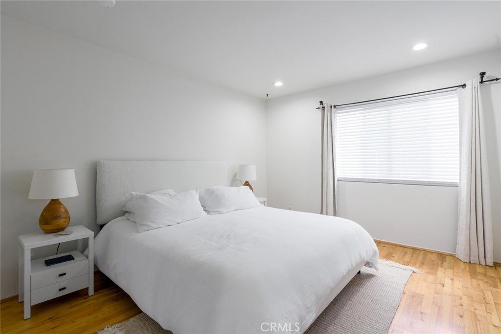 listing image 130725573380301121350