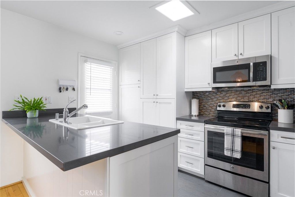 listing image 130729727721932317381