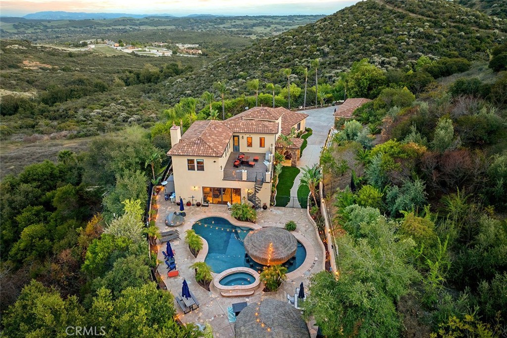 21128 Via Los Laureles