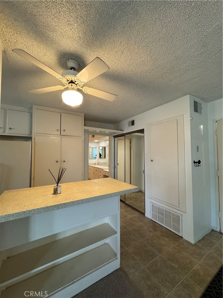 400 N Acacia Avenue A12