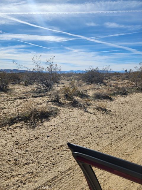 Photo of 22621020 Gordon Blvd, California City, CA 93504 (MLS # HD24189174)