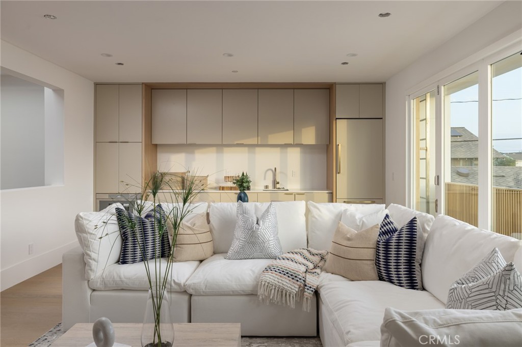 Newport Heights (NEWH) - Residential