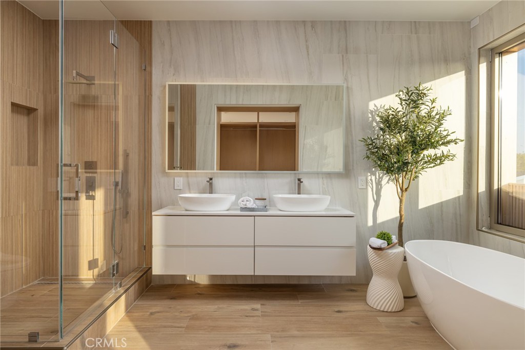 Newport Heights (NEWH) - Residential