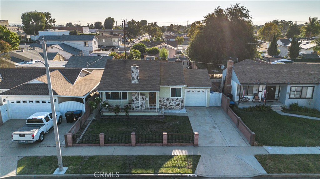 Photo 10 of 44 of 13713 Arlee Avenue house
