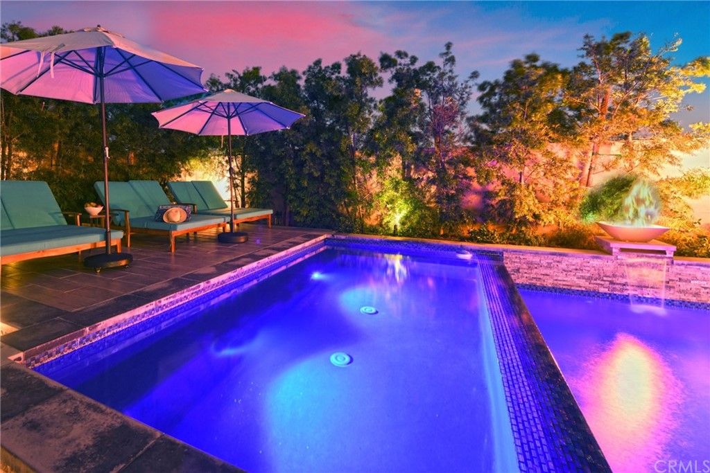 listing image 130729842568621052475
