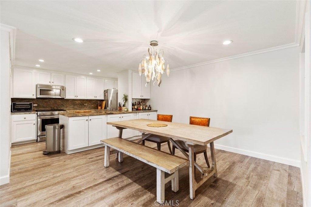 listing image 130727551383883391941