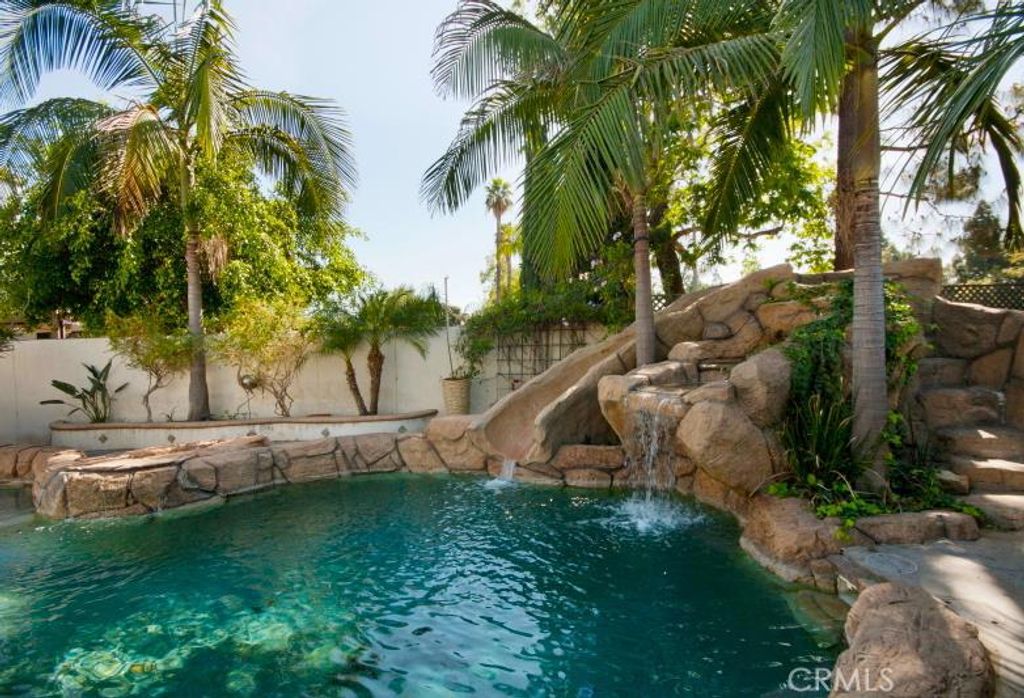 listing image 130727787566603901342