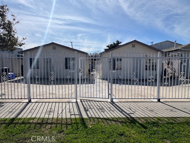 Discover an incredible opportunity with this 3 -unit multi family property in the unincorporated part of Compton, 2-BEDROOM 1-BATH, 2-BEDROOM 1-BATH, 1-BEDROOM 1-BATH plus a small studio in good condition. Perfectly situated on a large lot offering endless possibilities! Whether you're looking to expand, develop or generate rental income, this property is a rare find. Units close to Alameda and El Segundo. DRIVE BY ONLY.