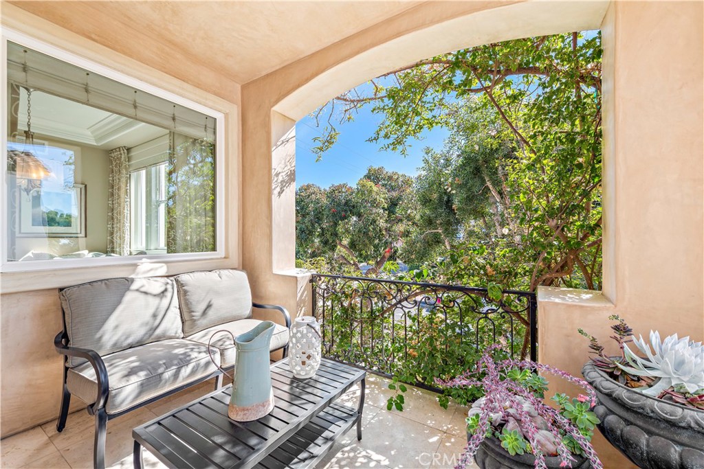 Corona del Mar South of PCH (CDMS) - Residential