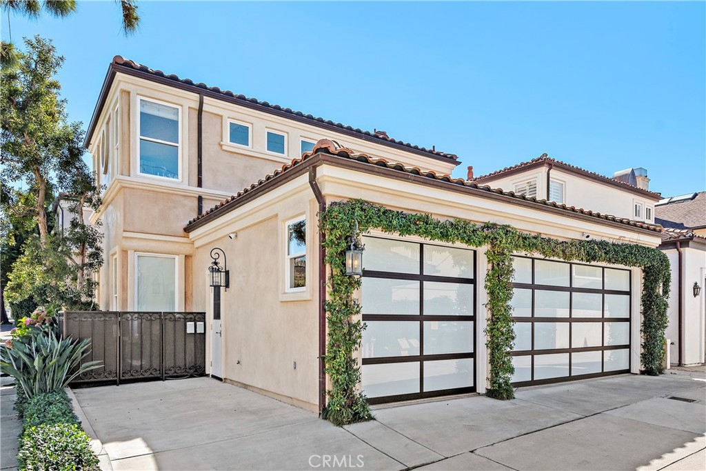 Corona del Mar South of PCH (CDMS) - Residential