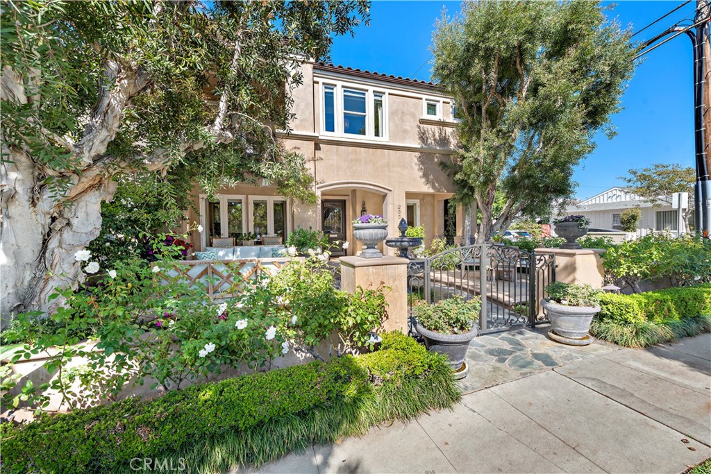 Corona del Mar South of PCH (CDMS) - Residential
