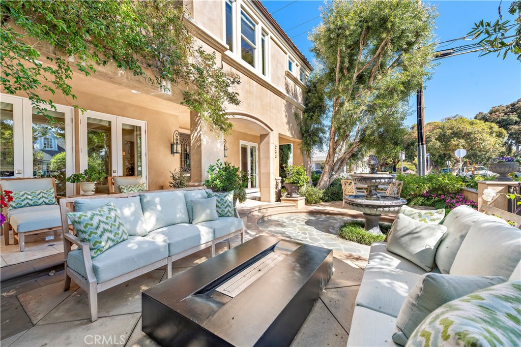 Corona del Mar South of PCH (CDMS) - Residential